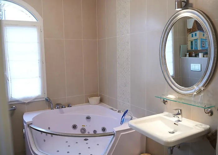 Chateau De La Moriniere