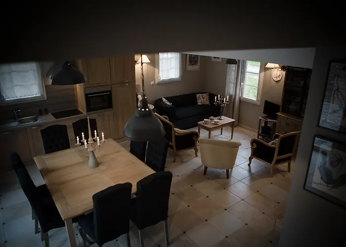 Chateau De La Moriniere